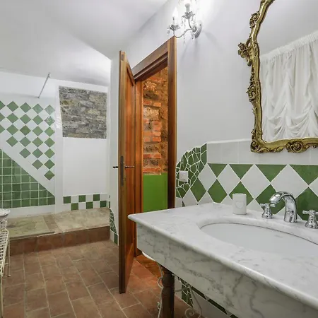 Basilimo Di Hill Apartment *
